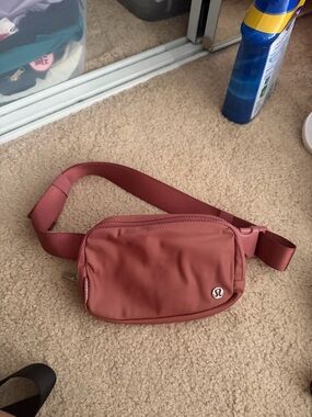 lululemon athletica Women's Belt Bag - Dusty Rose